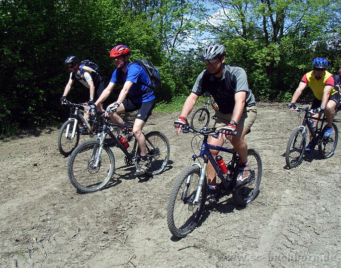BikeTT08_02.JPG - vor allem in unebenem Gelände
