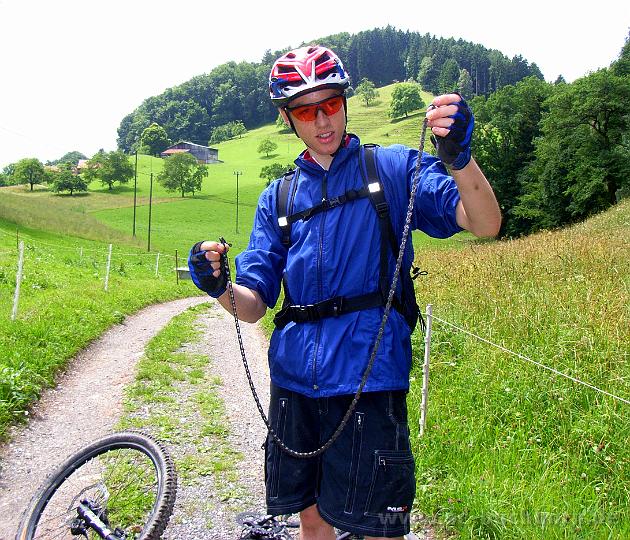 Bike08_14.JPG - au backe - das sieht nicht gut aus