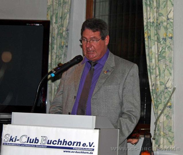 JHV10_03w.jpg - Hüttenwart Theo Schlegel