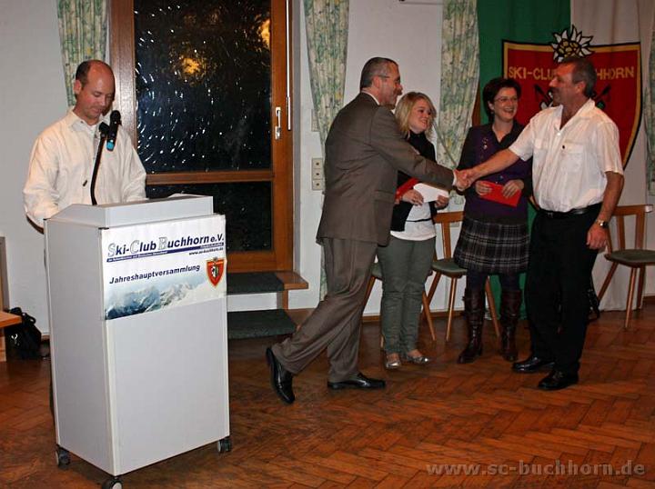 JHV10_20w.jpg - Siegerehrung KK-Schießen