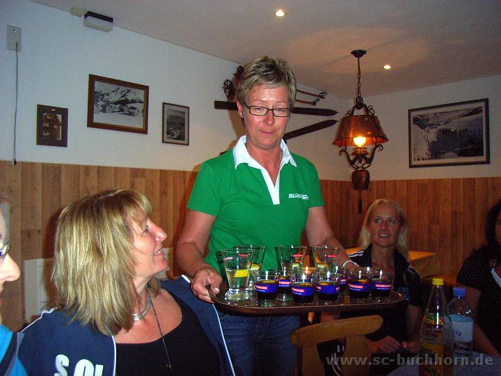 MW08_37.JPG - war der Salat auch fettig ???