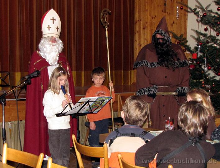 Niko09_08.JPG - fast alle Kinder trugen dem Nikolaus etwas vor