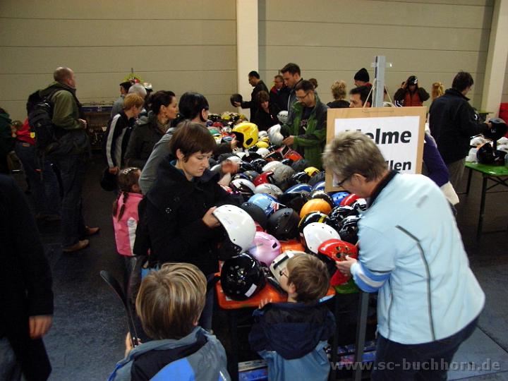 SB09_13.JPG - Helme - immer wichtiger