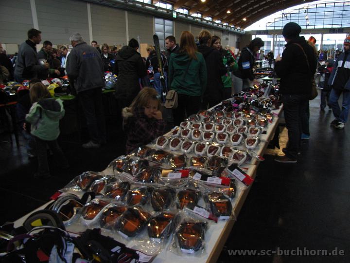 SB09_15.JPG - auch viele Brillen waren im Angebot
