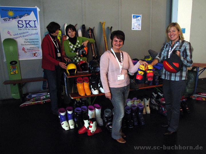 SB09_59.JPG - Spenden für unseren Partnerkreis